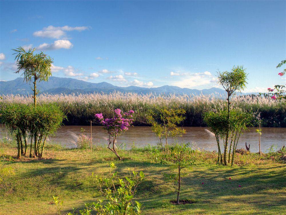 Maekok River Village Resort Mae Ai Экстерьер фото