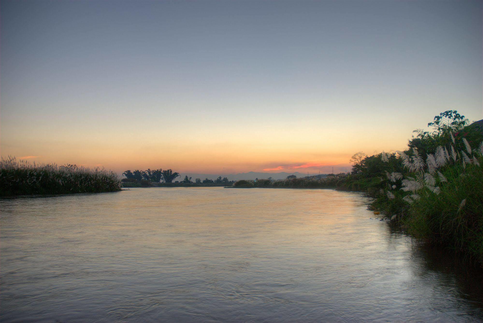 Maekok River Village Resort Mae Ai Экстерьер фото
