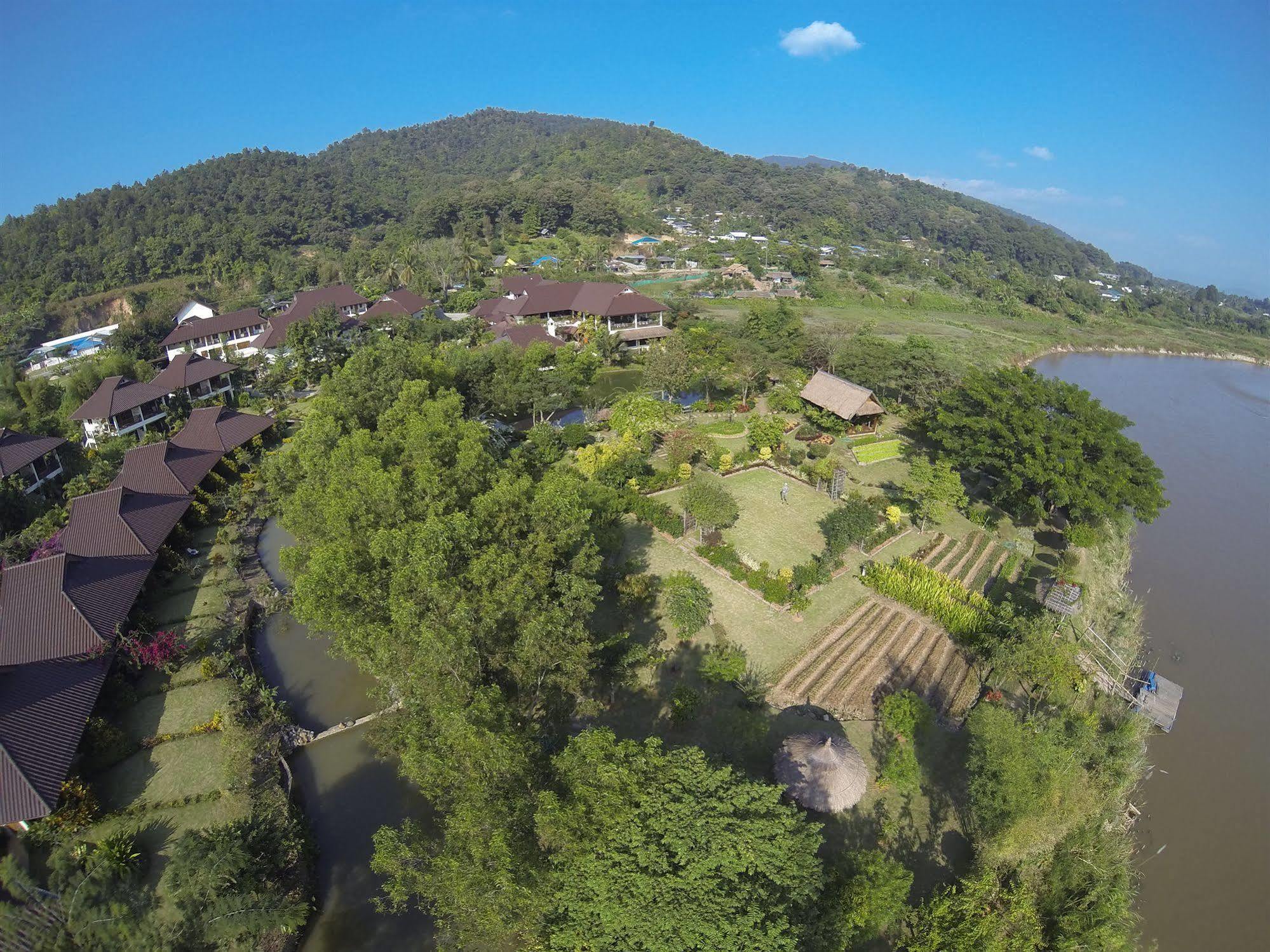 Maekok River Village Resort Mae Ai Экстерьер фото