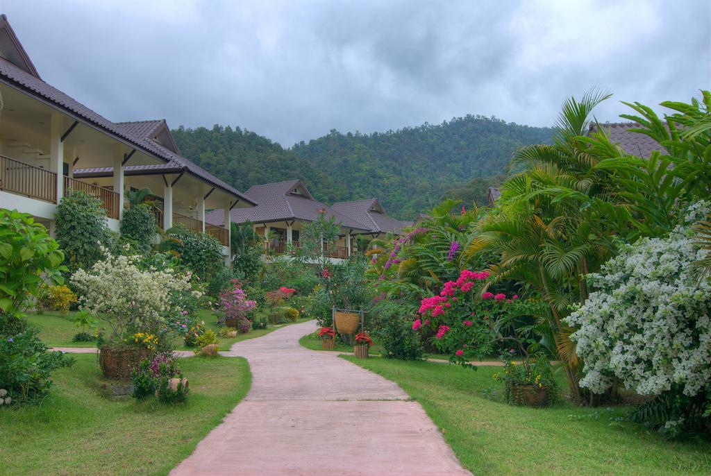 Maekok River Village Resort Mae Ai Экстерьер фото